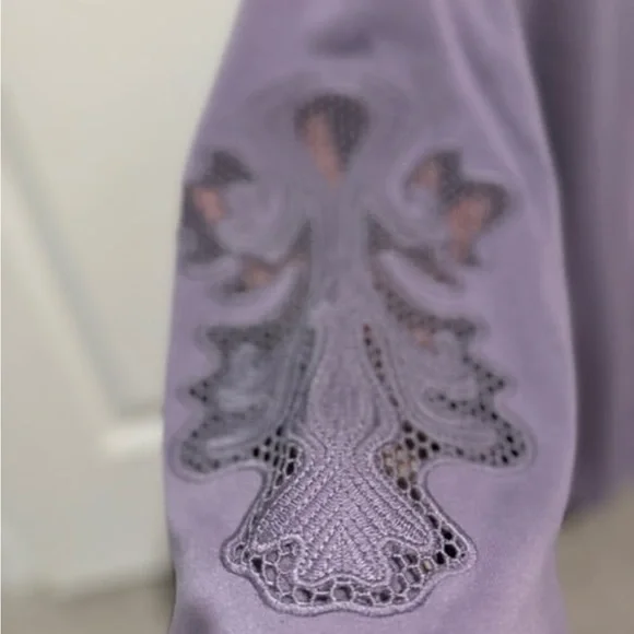 Lavender Embroidered Women's Top - Picture 6 of 6